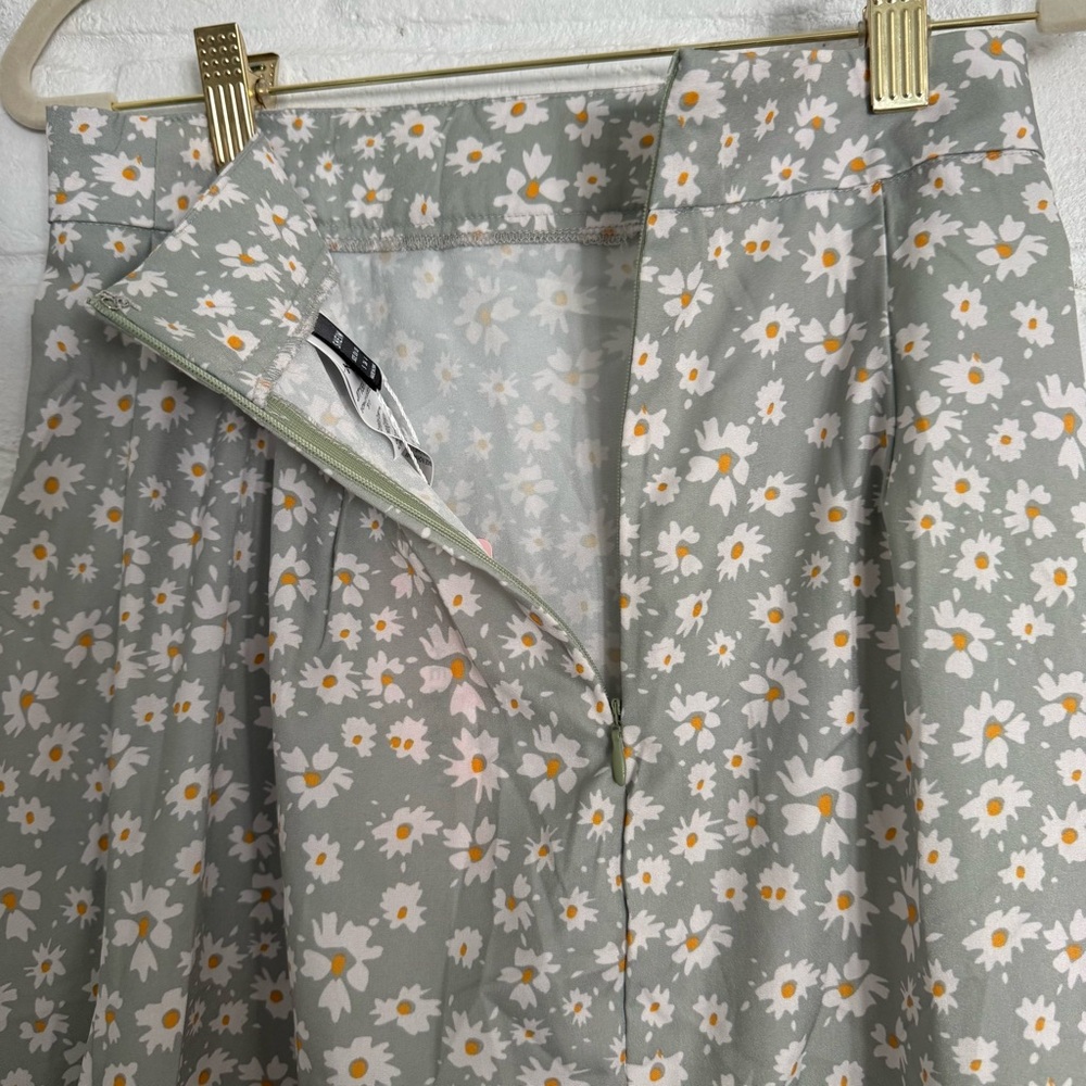 SHEIN Daisy Floral High-Low Skirt - Size Small $12 - Picture 8 of 13